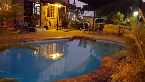 Shakespeare Motel - Accommodation Rockhampton 2