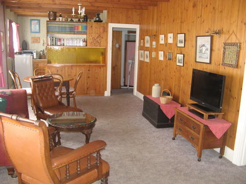 The Grove - Accommodation Rockhampton 0