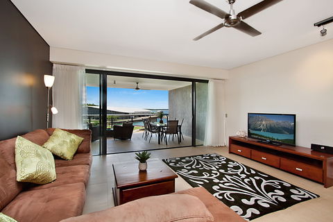 Akuna Waterfront - Accommodation Rockhampton 2