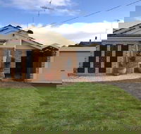 Canalside Family Getaway - Accommodation Rockhampton
