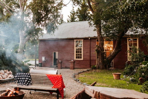 Coolangatta School House - Accommodation Rockhampton 0
