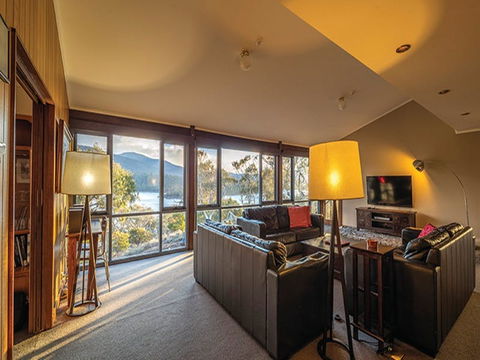 Creel Lodge - Accommodation Rockhampton 2