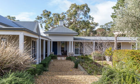 Haven Red Hill - Accommodation Rockhampton 0