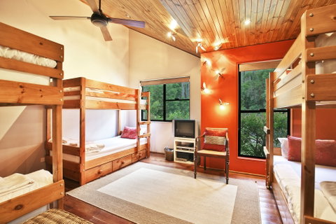 Indooroopilly - Accommodation Rockhampton 1