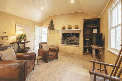 Mayfield Vineyard Cottages - Accommodation Rockhampton 2