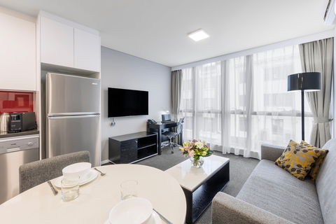 Meriton Suites Adelaide Street, Brisbane - Accommodation Rockhampton 2