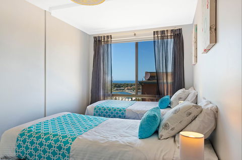 Panoramic Townhouses By Lisa - Deluxe - Accommodation Rockhampton 0