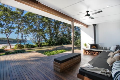Pebbly Beach Escape - Accommodation Rockhampton 0