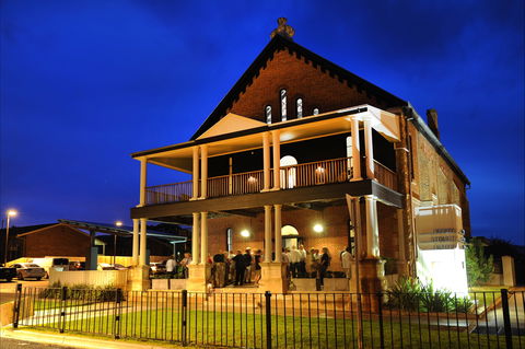 Perry Street Hotel - Accommodation Rockhampton 0