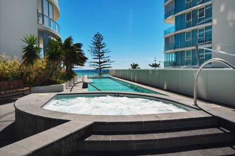 Reflections Coolangatta Beach - Accommodation Rockhampton 1