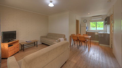 Restaway Holiday Units - Accommodation Rockhampton 1