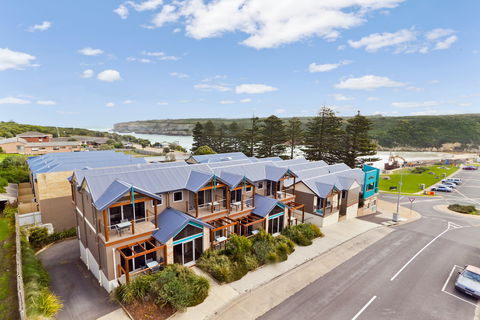 Sea Foam Villas - Accommodation Rockhampton 0
