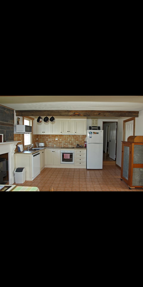 Stable Cottage - Accommodation Rockhampton 2