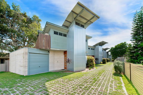 Sun Worship Crescent Head Eco Villas - Accommodation Rockhampton 1