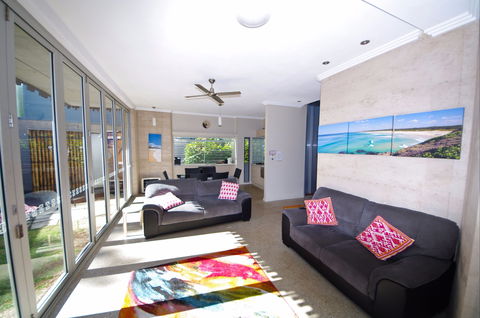 Sun Worship Crescent Head Eco Villas - Accommodation Rockhampton 2