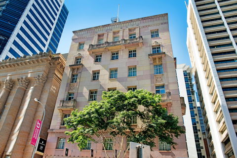 ULTIQA Rothbury Hotel - Accommodation Rockhampton 0