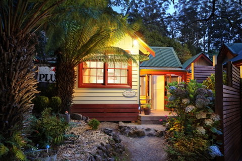 Como Cottages - Accommodation Rockhampton 0