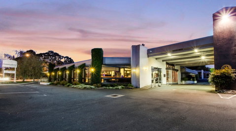 Commodore On The Park - Accommodation Rockhampton 0