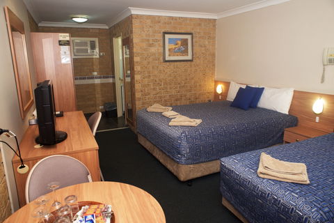 Forest Lodge Motor Inn And Restaurant - Accommodation Rockhampton 1