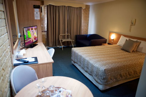 Forest Lodge Motor Inn And Restaurant - Accommodation Rockhampton 2