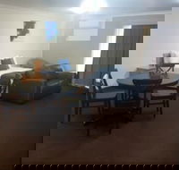 Hilltops Retreat Motor Inn - Accommodation Rockhampton
