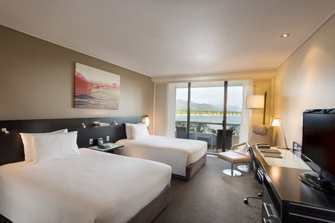 Hilton Cairns - Accommodation Rockhampton 2