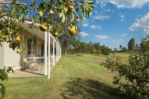 Hillcrest House - Accommodation Rockhampton 0