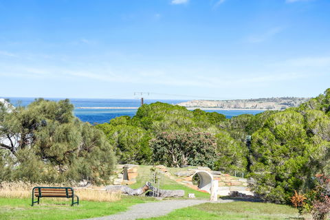 Islandview - Hayborough - Accommodation Rockhampton 0