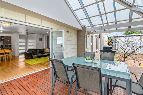 Limestone Coast Apartments - Accommodation Rockhampton 0