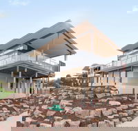 Neighbour Avenue - Accommodation Rockhampton