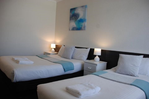 Red Carpet Motel - Accommodation Rockhampton 0