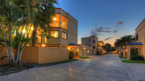 The Grange Resort Hervey Bay - Accommodation Rockhampton 1