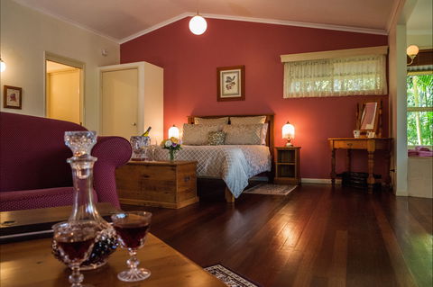 The Falls Montville - Accommodation Rockhampton 1