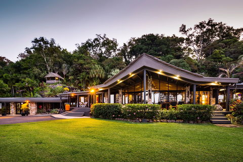 Trinity Beach Palace - Accommodation Rockhampton 1