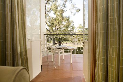 University House - Accommodation Rockhampton 1