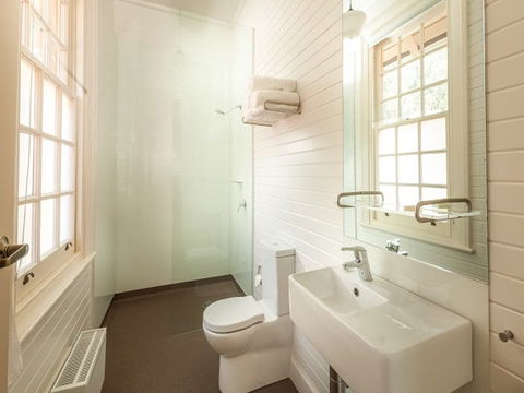 Yarrangobilly Caves House: Guest Rooms - Accommodation Rockhampton 2