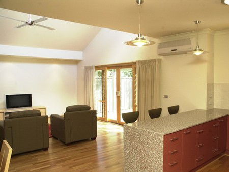 The Lakes Apartments - Accommodation Rockhampton 2