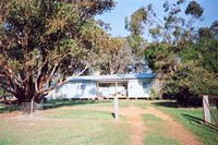 Barrahead Cottage - Accommodation Rockhampton 3