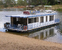 Matahari Houseboats - Accommodation Rockhampton 5