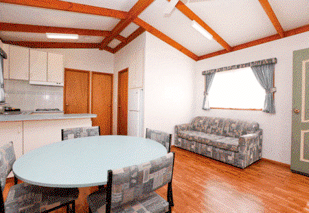 Desert City Holiday Park - Accommodation Rockhampton 2