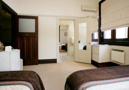 The Bank Guest House & Tellers Restaurant - Accommodation Rockhampton 3