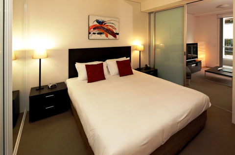 Cairns Luxury Apartments, Harbourlights Complex - Accommodation Rockhampton 1