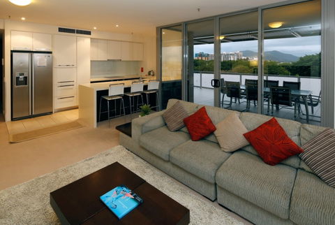 Cairns Luxury Apartments, Harbourlights Complex - Accommodation Rockhampton 6