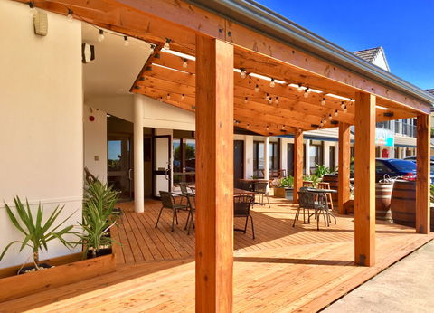 COAST Motel And Apartments - Accommodation Rockhampton 3