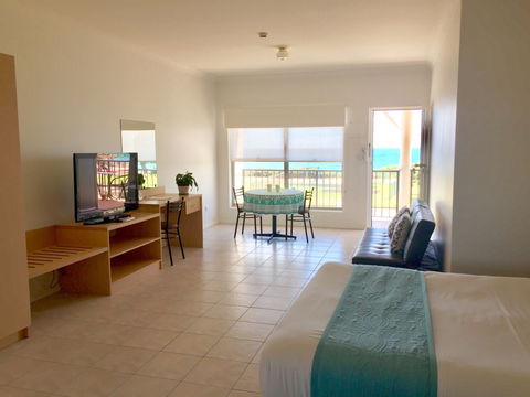 COAST Motel And Apartments - Accommodation Rockhampton 6