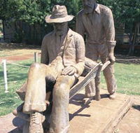 Russian Jack Memorial - Accommodation Rockhampton