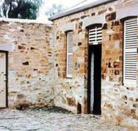Police Lockup And Stables - Accommodation Rockhampton