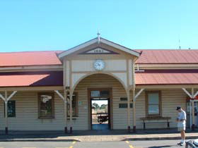 Maryborough Railway Station - Accommodation Rockhampton 0