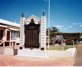 Gayndah War Memorial - Accommodation Rockhampton 0