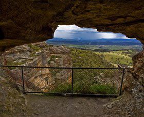 Hassans Walls Lookout - Accommodation Rockhampton 0